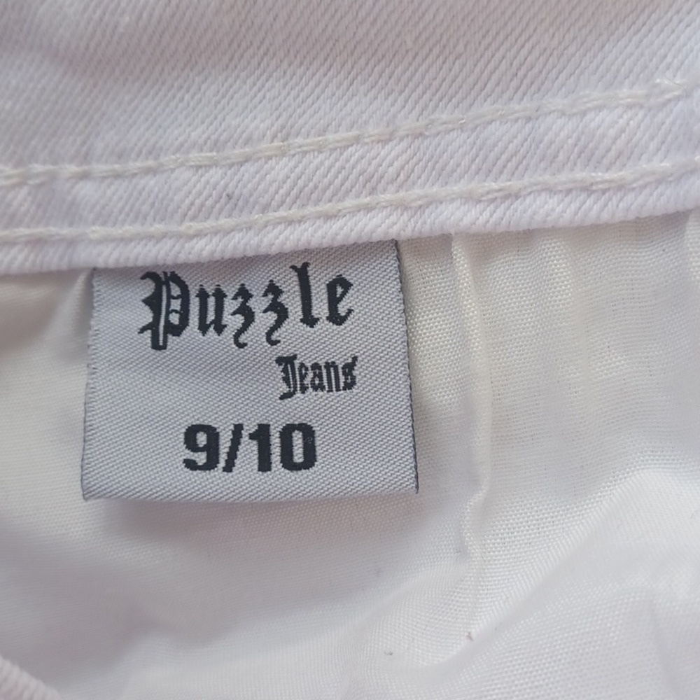 Puzzle Jeans White, Distressed. Ladies, Size 9/10 Midrise, 30" inseam, 30" waist - Picture 7 of 8